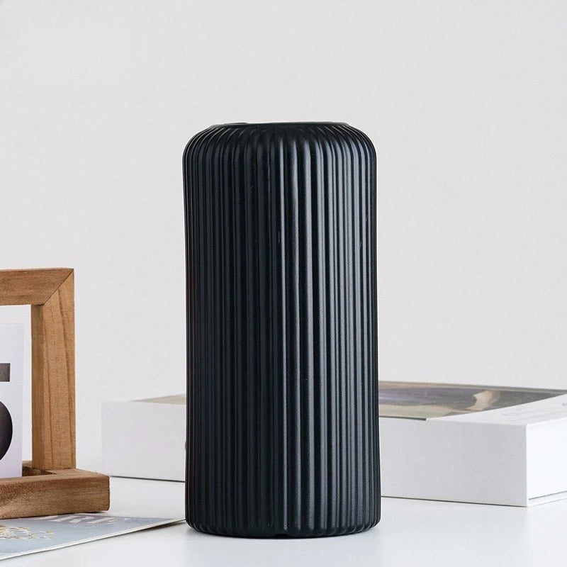 Nordic Minimalist Bud Vase – Small Tabletop Flower Holder