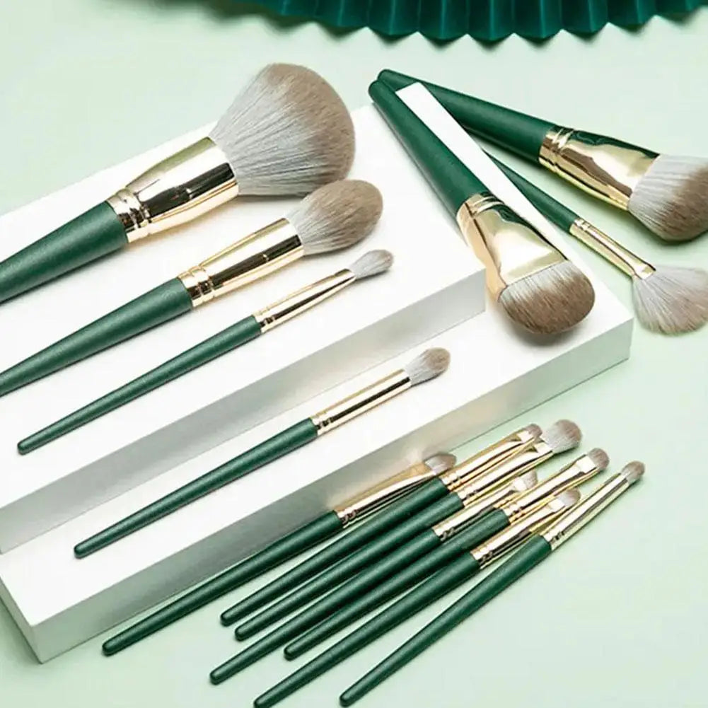 14-Piece Professional Makeup Brush Set – Foundation & Eye
