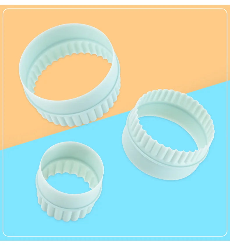 8-Piece Double-Sided Round Wave Cookie Cutters – Green Set