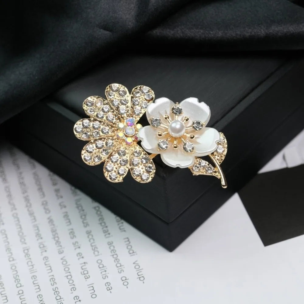 Vintage Crystal Rhinestone Flower Brooch – Pearl Alloy Floral Pin