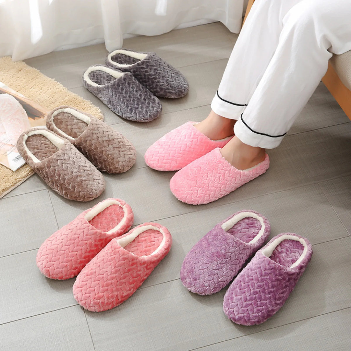 Women's Cartoon Cat Fur Slippers – Memory Foam Non-Slip Indoor