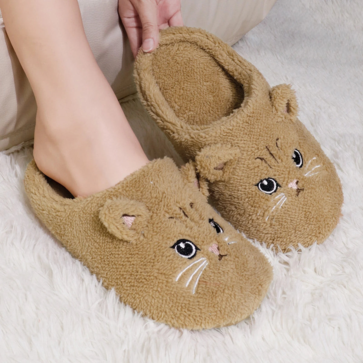 Non-Slip Plush Cat Slippers – Warm Unisex Fleece House Shoes