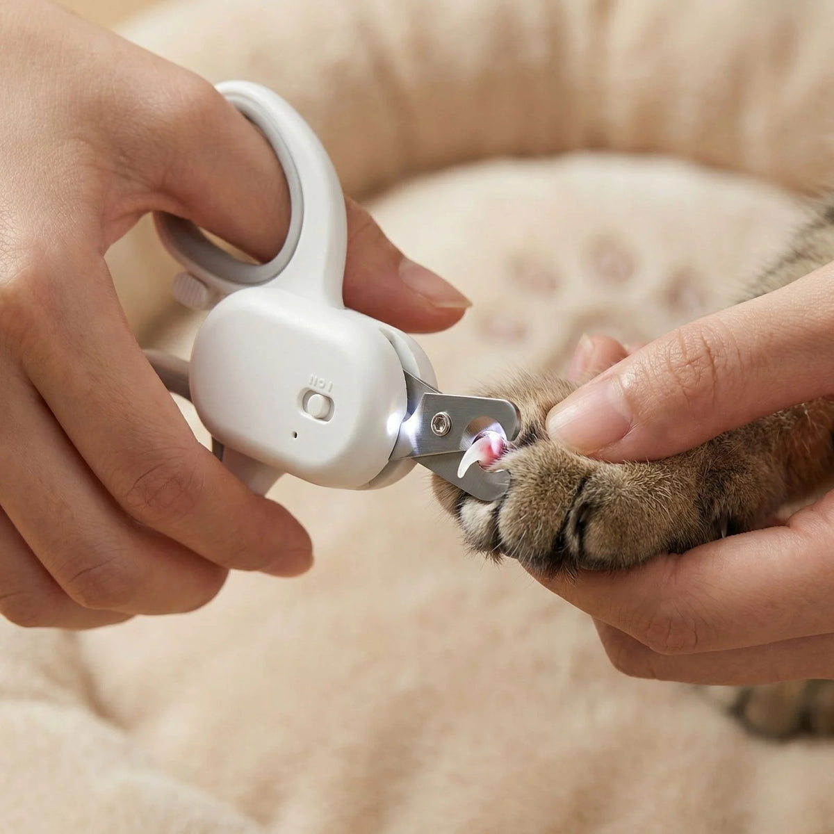 LED Pet Nail Clippers USB Rechargeable with Light – Dogs & Cats