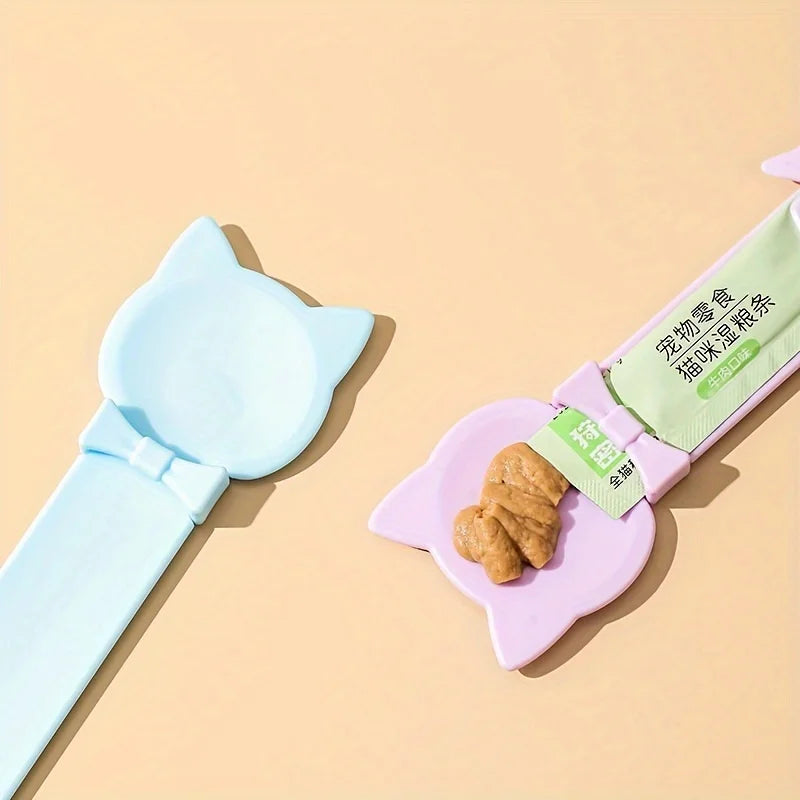 Easy-Squeeze Cat Treat Dispenser – Long Handle Lickable Feeder