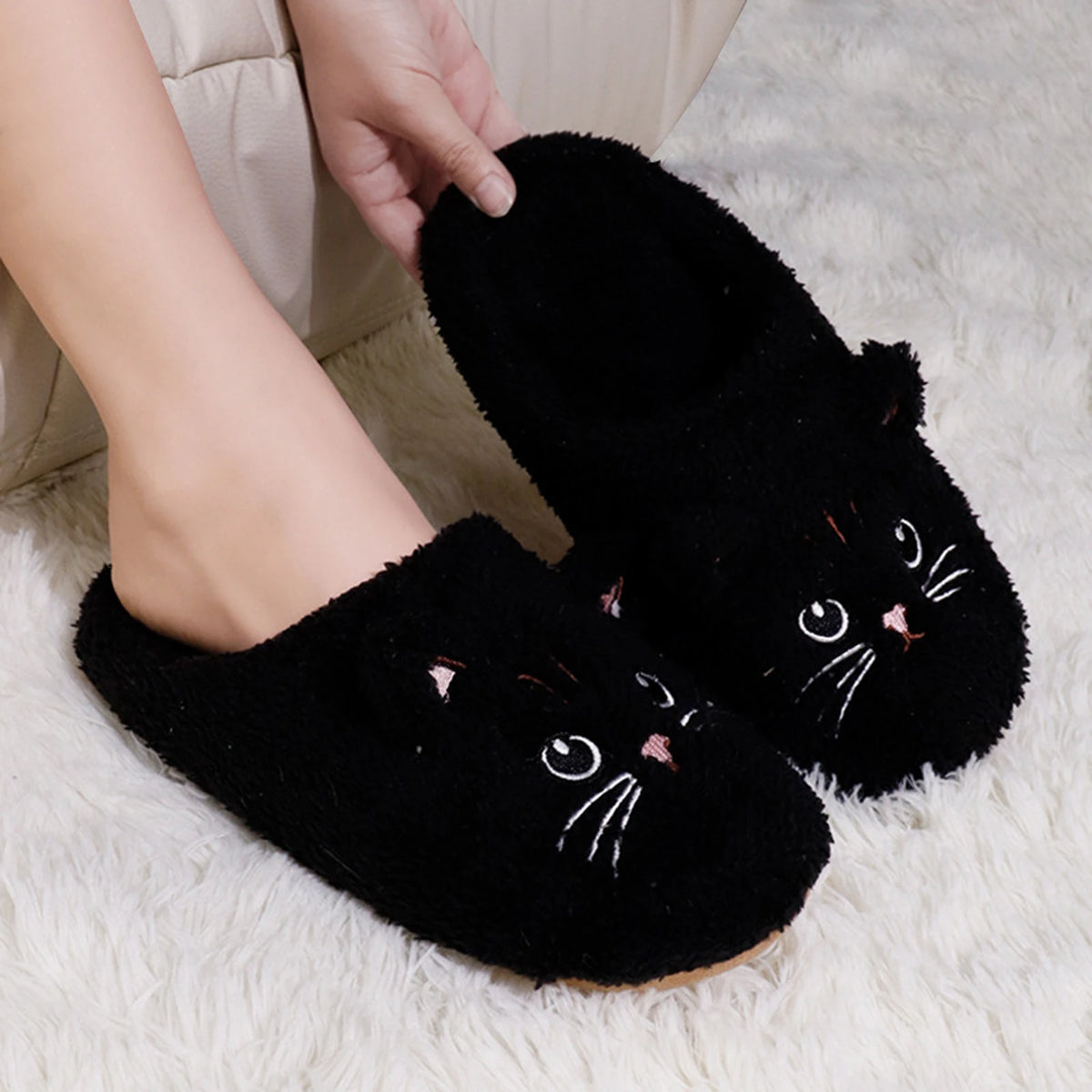 Non-Slip Plush Cat Slippers – Warm Unisex Fleece House Shoes