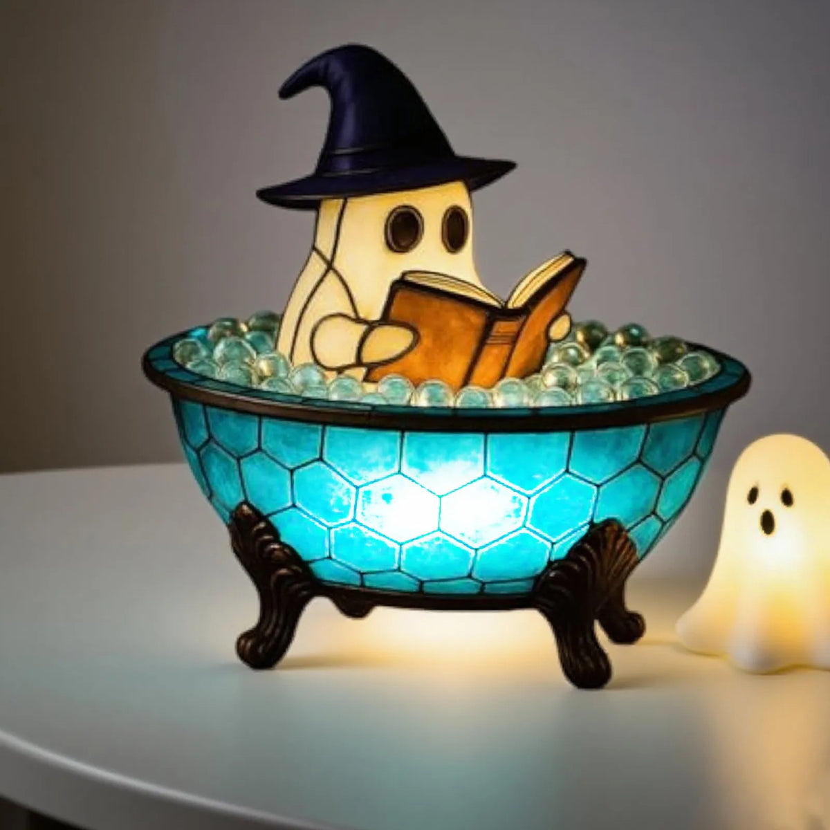 Cute Ghost Resin Bath Lamp – Color-Changing LED Figurine