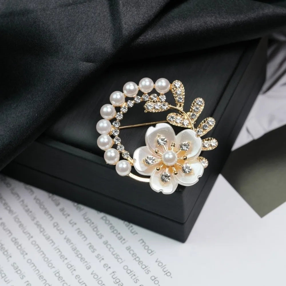 Vintage Crystal Rhinestone Flower Brooch – Pearl Alloy Floral Pin