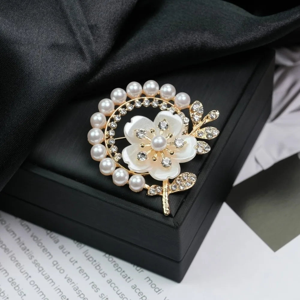 Vintage Crystal Rhinestone Flower Brooch – Pearl Alloy Floral Pin
