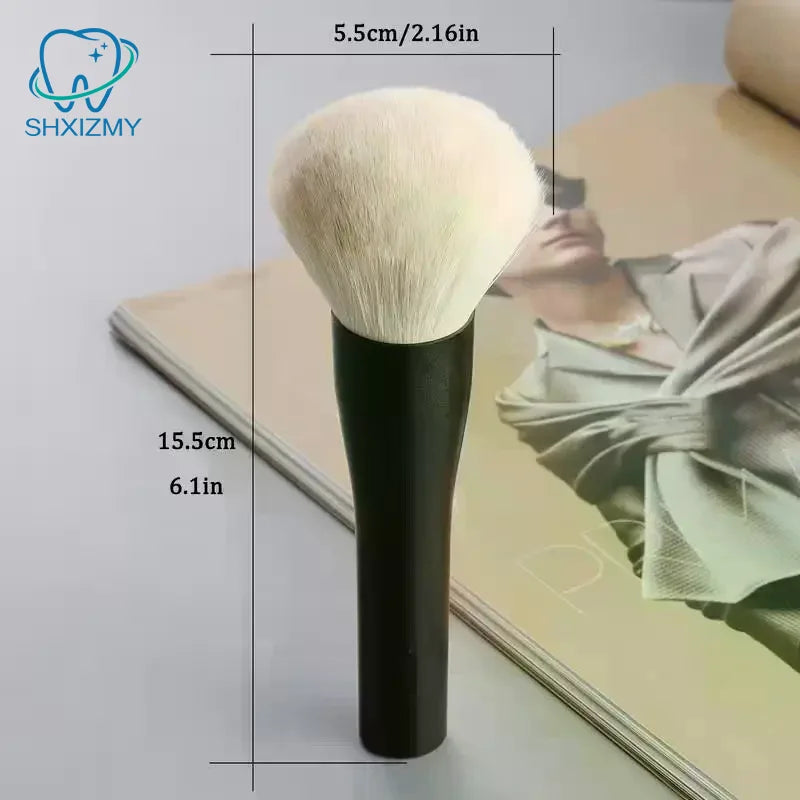 Gege Bear Large Powder & Blush Brush – Soft Nylon Makeup Tool