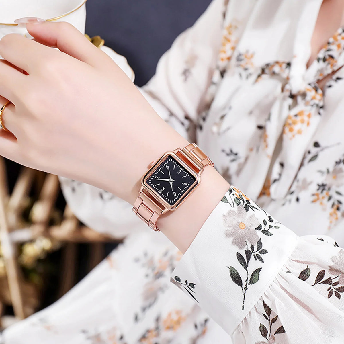Unisex Luminous Quartz Watch – Casual Steel Band & Calendar