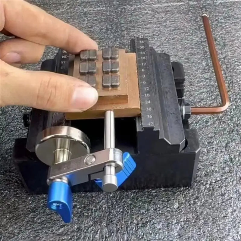 Magnetic CNC Workpiece Locator Self-Centering Auxiliary Vise