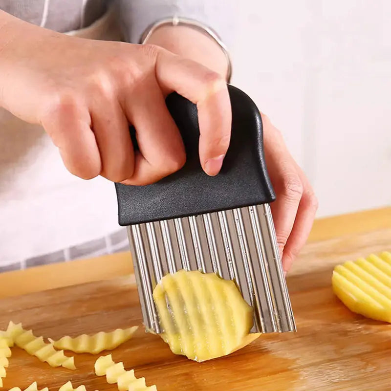 Stainless Steel Crinkle Cutter – Wavy Potato & Veggie Slicer