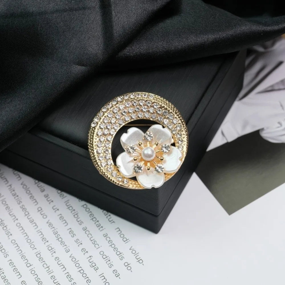 Vintage Crystal Rhinestone Flower Brooch – Pearl Alloy Floral Pin