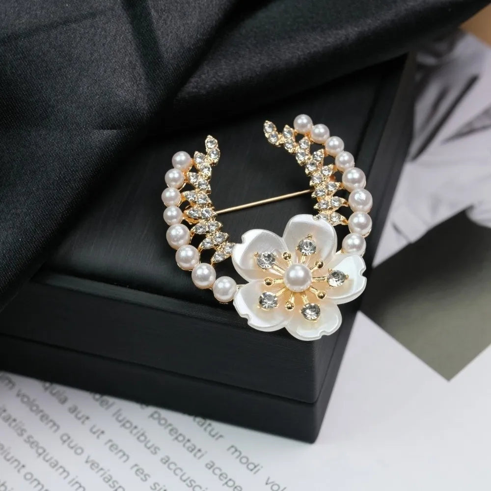 Vintage Crystal Rhinestone Flower Brooch – Pearl Alloy Floral Pin