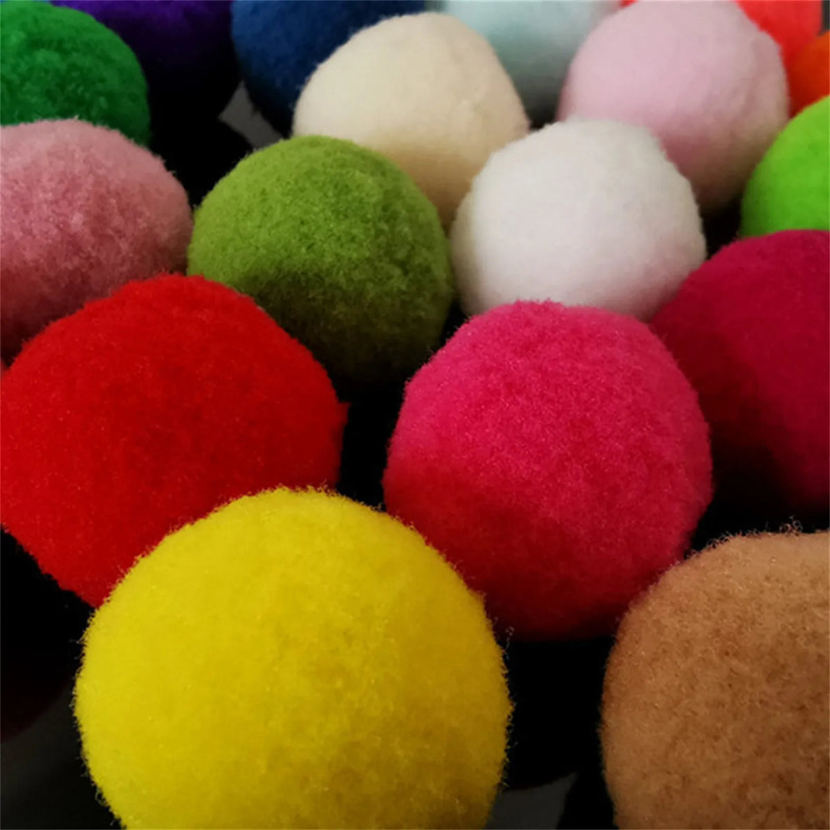Colorful Plush Pom-Pom Cat Toy Balls – 10/20/30 Pack