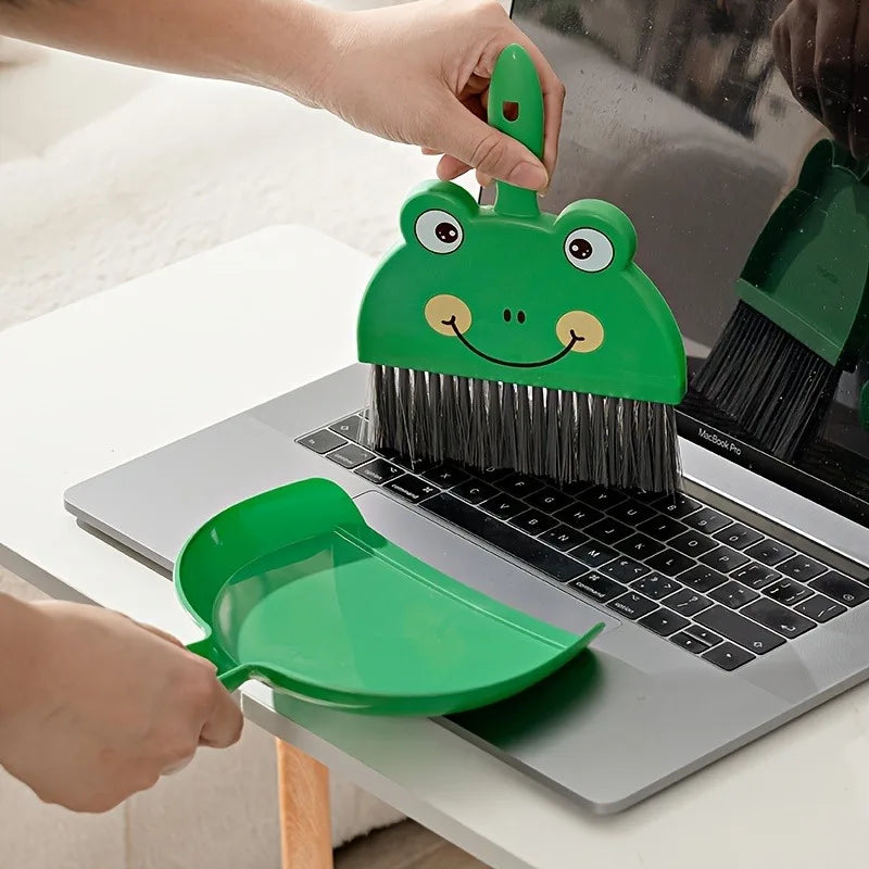 Mini Desk Broom & Dustpan Set – Cute Animal Pattern Design