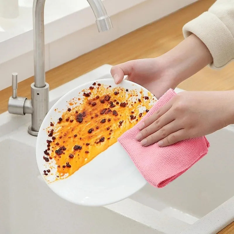 40-Pack Lint-Free Microfiber Cleaning Cloths – 8"x8" Box