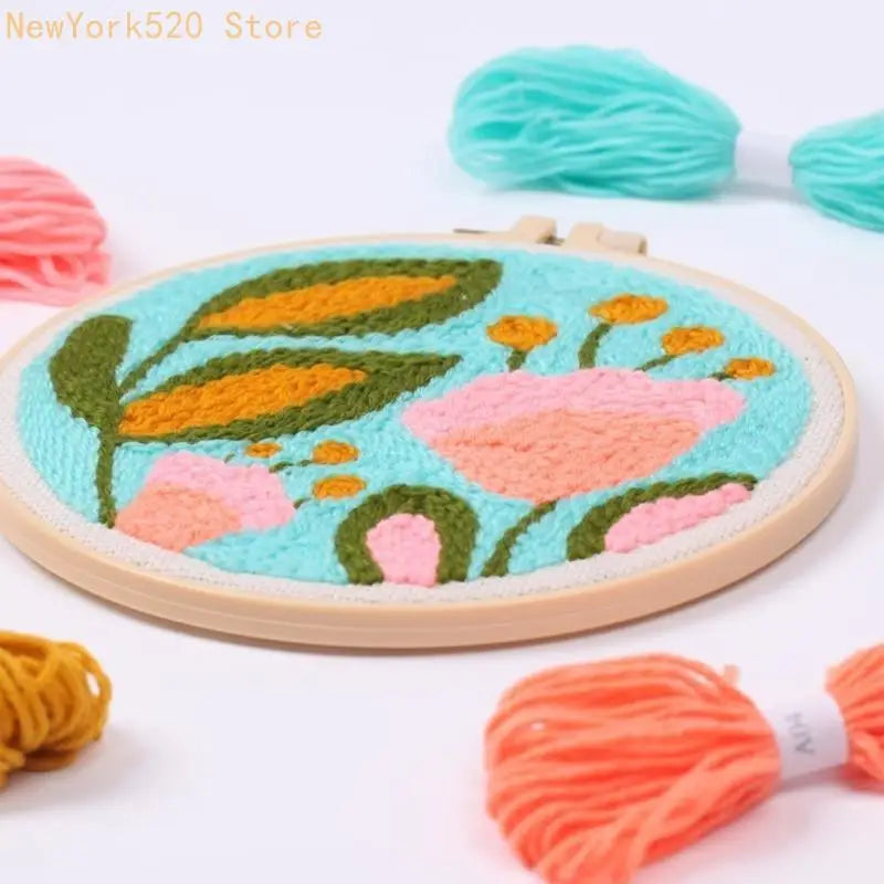 Flower Punch Needle Embroidery Set – Hoop, Yarn & Pattern