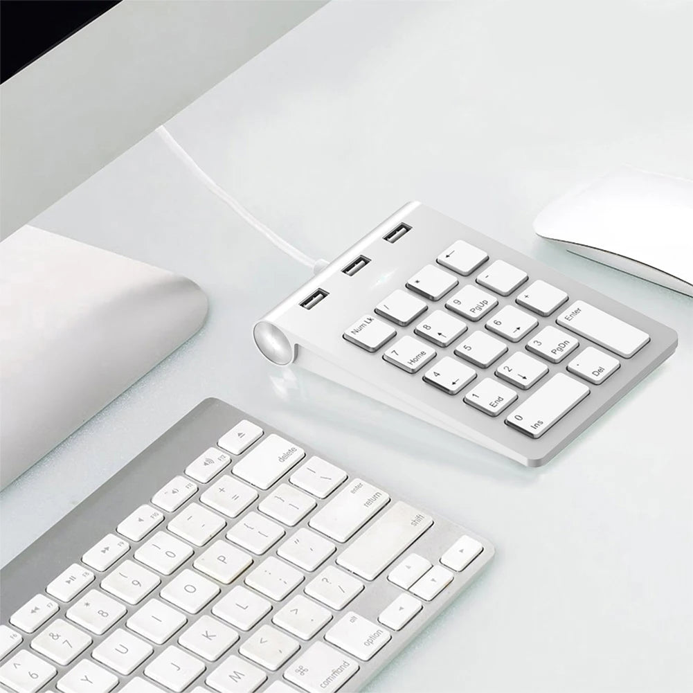 USB Type-C Mini Numeric Keypad 18 Keys with 3-Port USB Hub