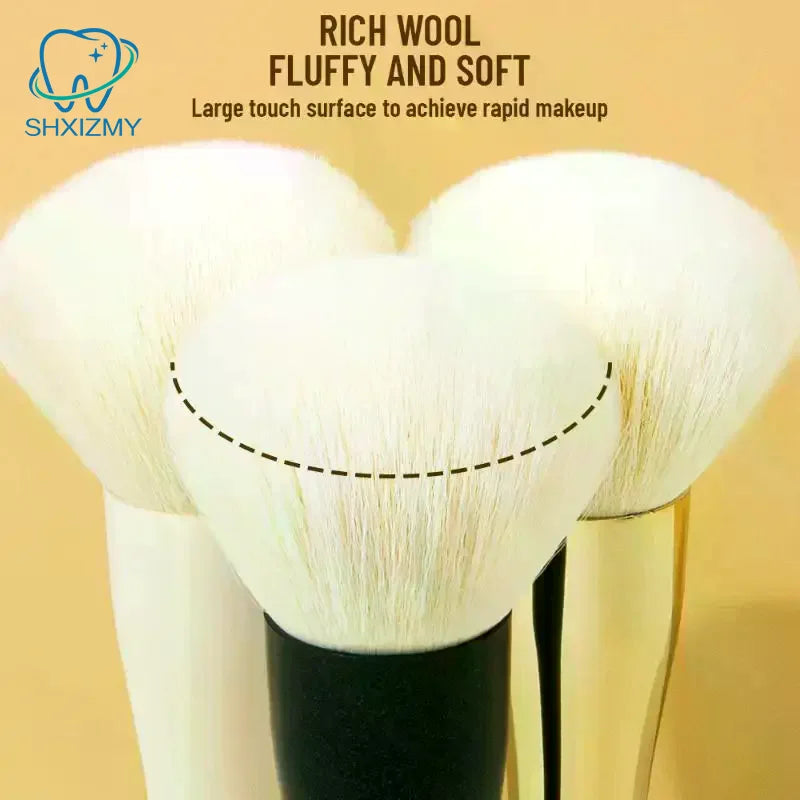 Gege Bear Large Powder & Blush Brush – Soft Nylon Makeup Tool