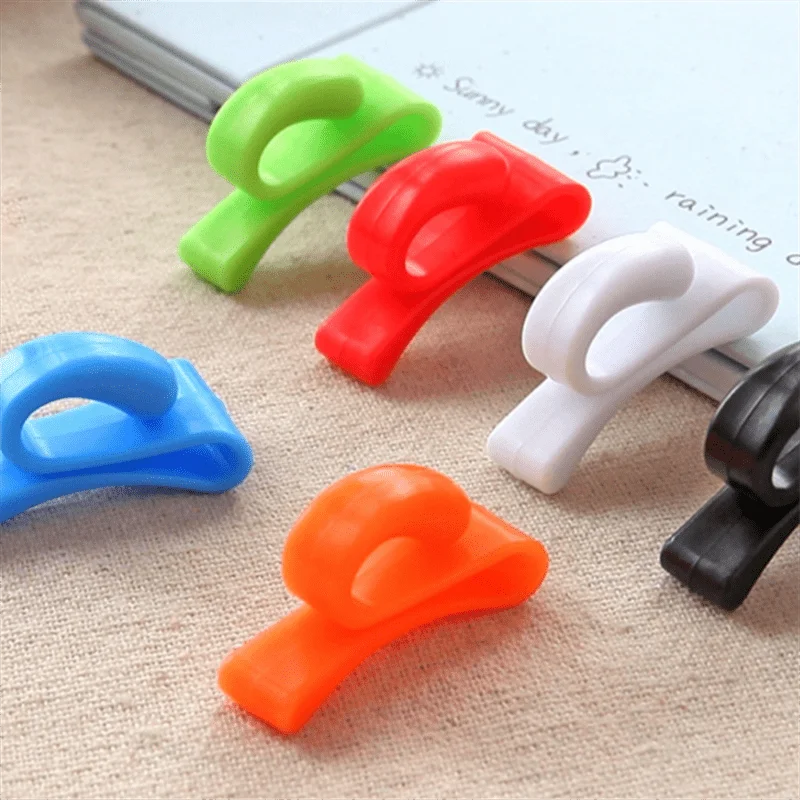 Key Clip Hook for Bag & Wallet – Anti-Lost Key Organizer