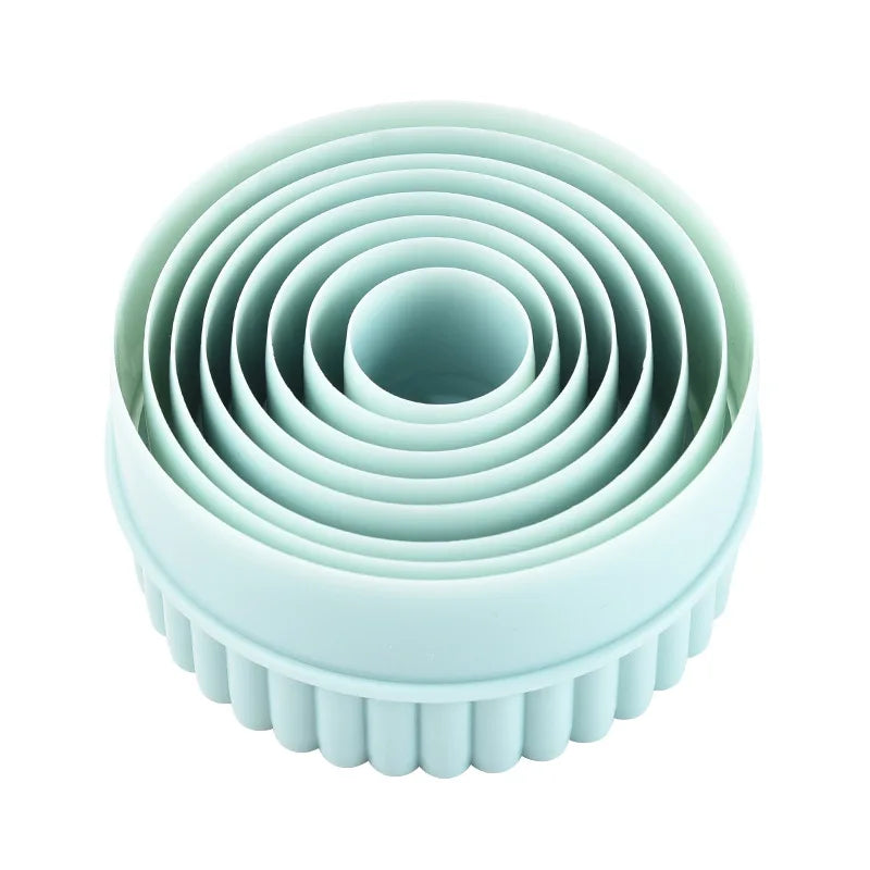 8-Piece Double-Sided Round Wave Cookie Cutters – Green Set