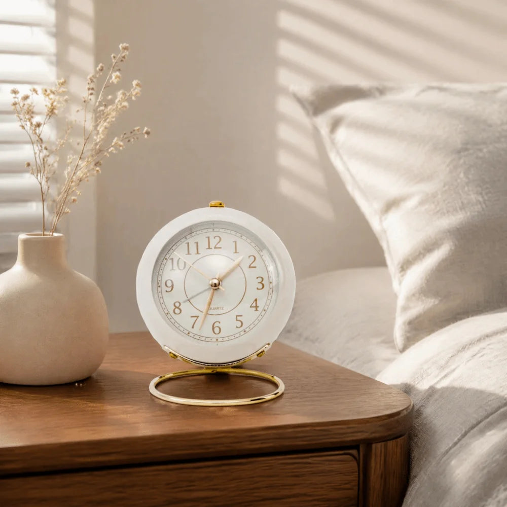 Classic Round Quartz Alarm Clock – Silent Bedside Clock