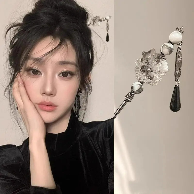 Retro Chinese Flower Tassel Hair Stick – Elegant Hair Accessory