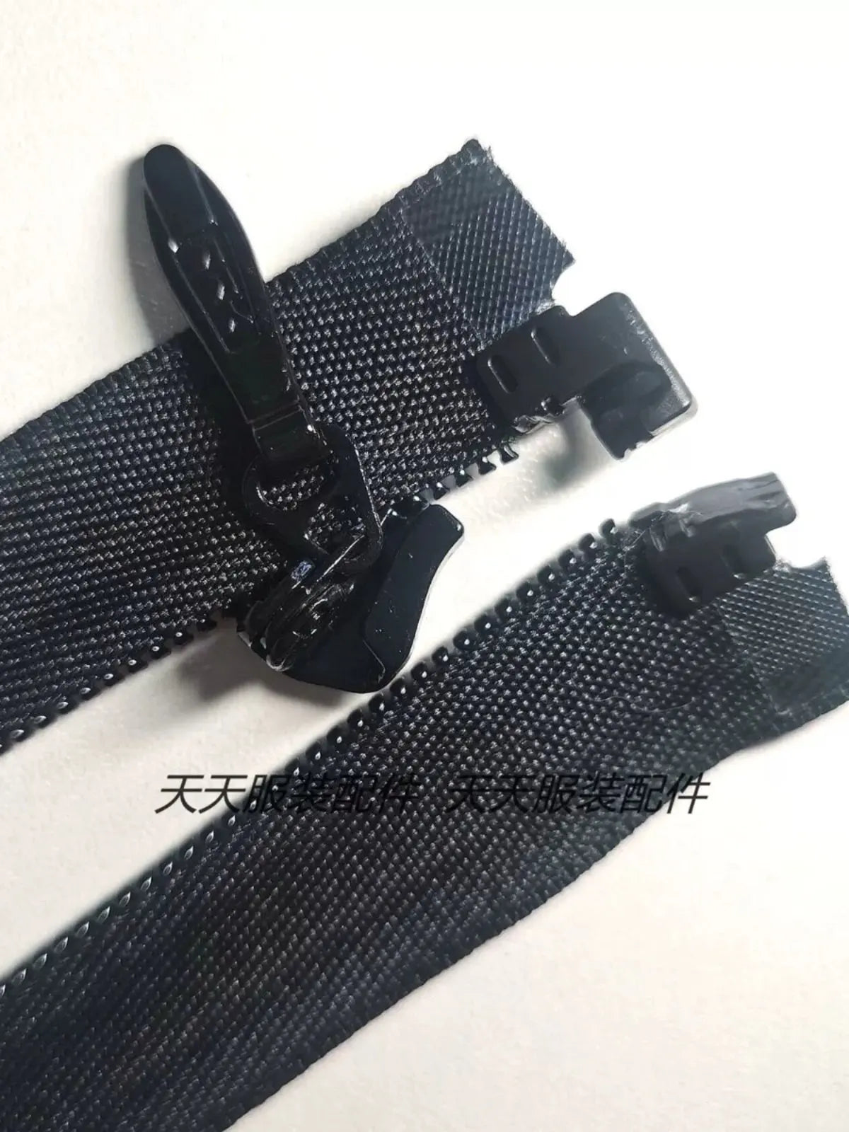 YKK5 Invisible Closed-End Zipper – Wedding Dress & Thick Fabric