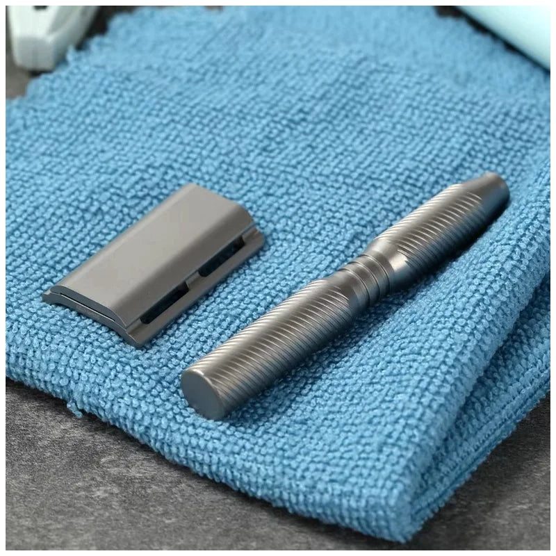 YAQI Ghost Titanium Safety Razor – Lightweight Men's Shaver