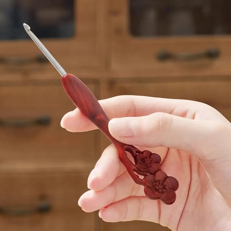 Red Sandalwood Crochet Hook – Steel Tip 0.6–2.0 mm