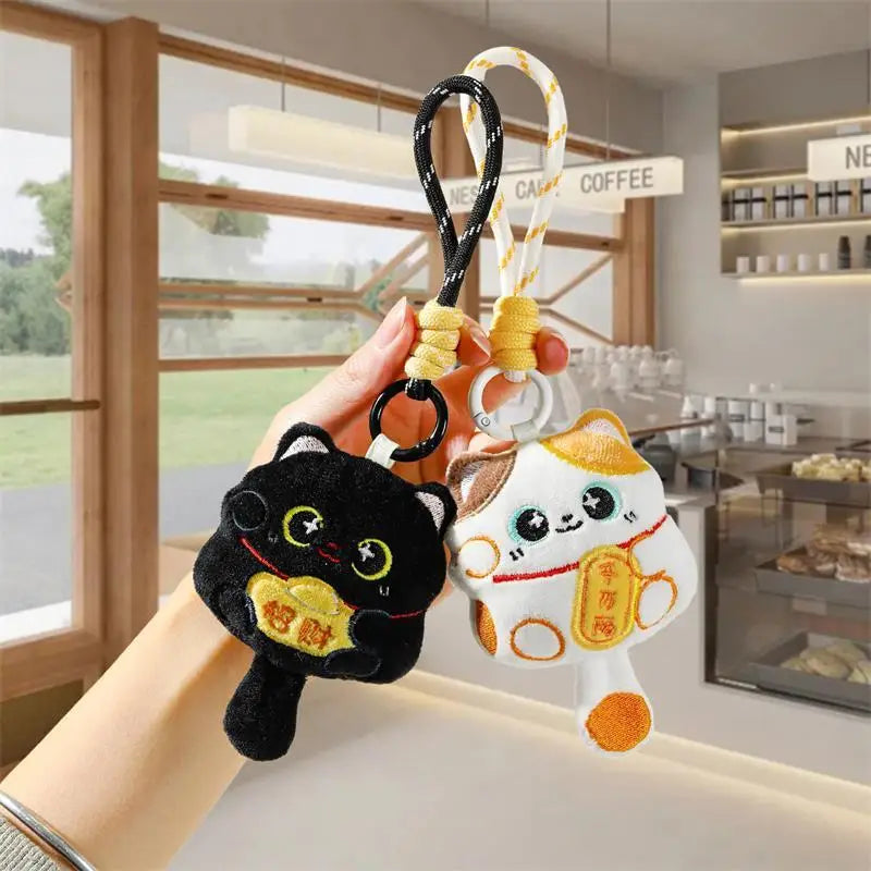Lucky Cat Plush Keychain Pendant – Maneki Neko Mascot Doll Gift