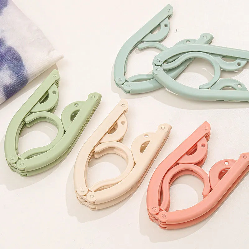 Portable Folding Travel Hangers – Windproof Non-Slip PP Plastic